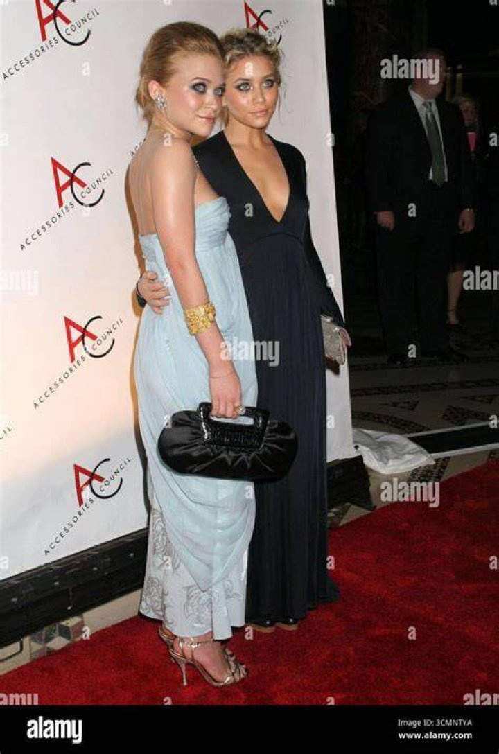 2005 9th Annual ACE Awards MaryKate & Ashley Olsen Photo (20262193