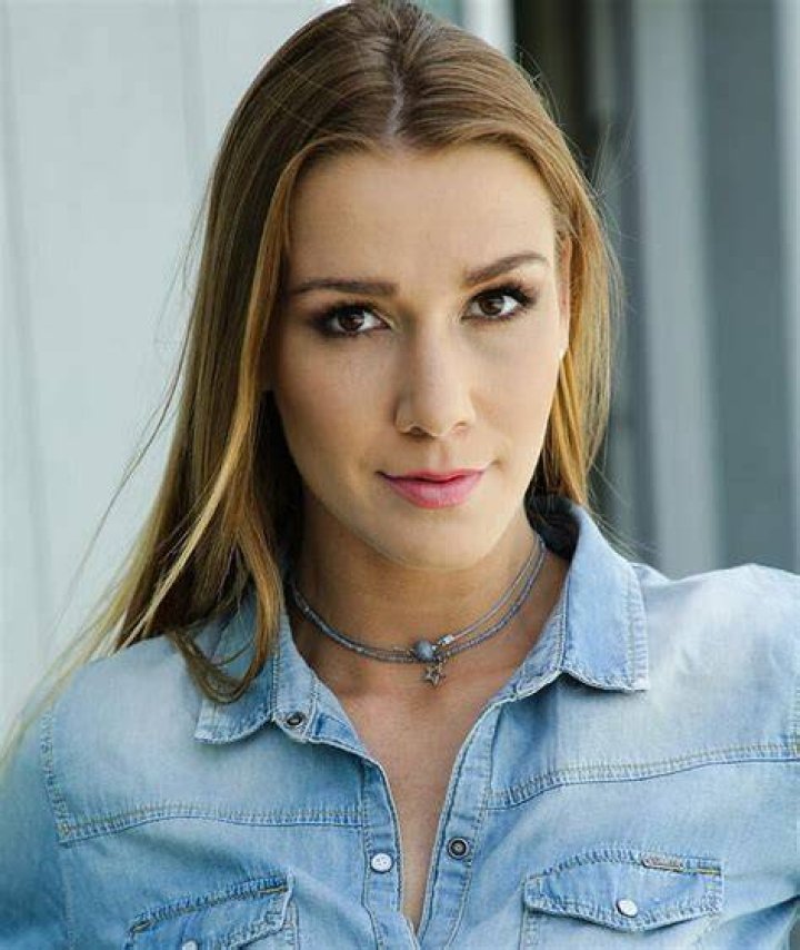 Alexis Crystal Bio, Age, Height, Wiki, Instagram Fitness Models