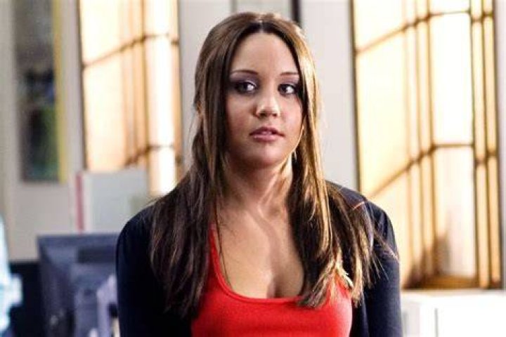 Amanda Bynes Reveals She&rsquo;s Pregnant With Surprise Sonogram Photo