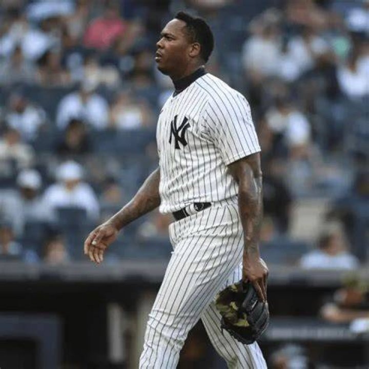 Aroldis Chapman Height, Weight, Age, Body Statistics Healthy Celeb