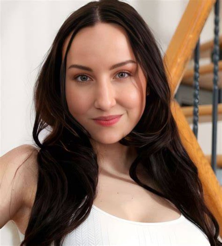 Bella Storm (Actress) Biography, Wiki, Height, Age, Videos, Boyfriend