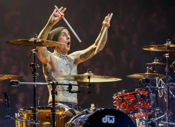 Blink 182 Star Travis Barker & Wife At The 2005 Mtv Movie Awards At The