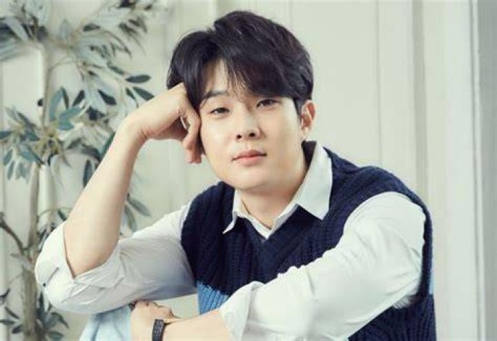 Choi Woo Shik to Officially Make His Hollywood Debut Following the