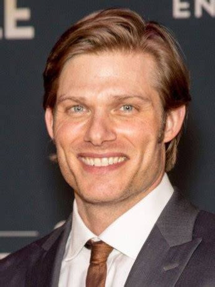 Chris Mcleans voice actor got changed?! (And im learning this new