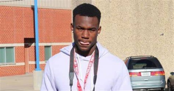 Commitment Impact RB Jayveon Sunday