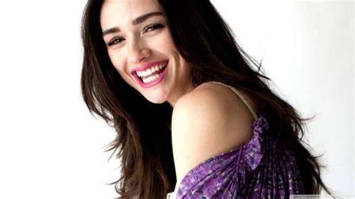 Crystal Reed Crystal Reed Wallpaper (32955790) Fanpop