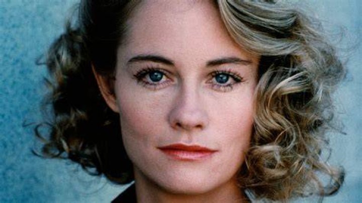 Cybill Shepherd on the set of Moonlighting, 1980s. r