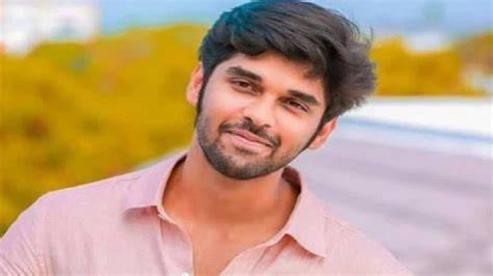 Dhruv Vikram Age, Net Worth, Girlfriend, Family and Biography (Updated