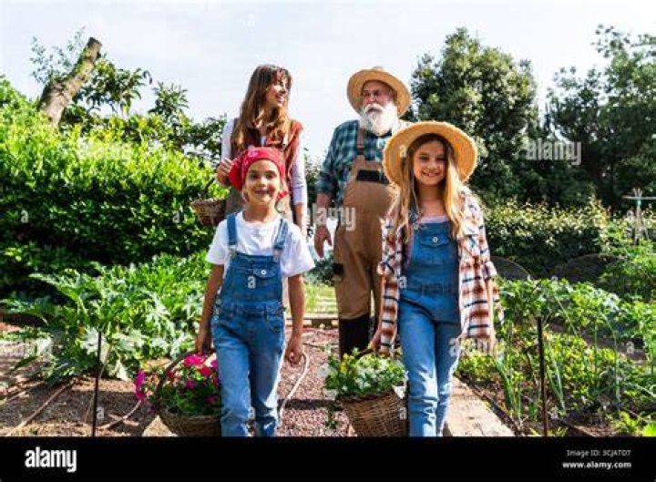 Dolly&rsquo;s family carrying on the family music tradition