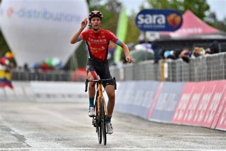 El ciclista suizo Gino M&auml;der muere a los 26 a&ntilde;os tras la terror&iacute;fica