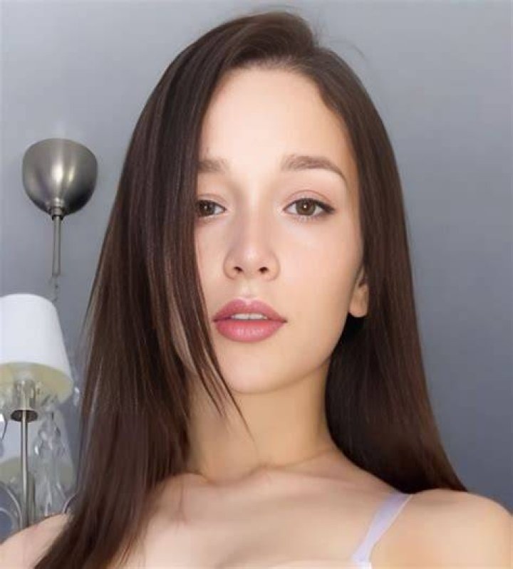 Ellie Leen (Actor) Wiki, Biography, Age, Net Worth, Photos, Videos & More