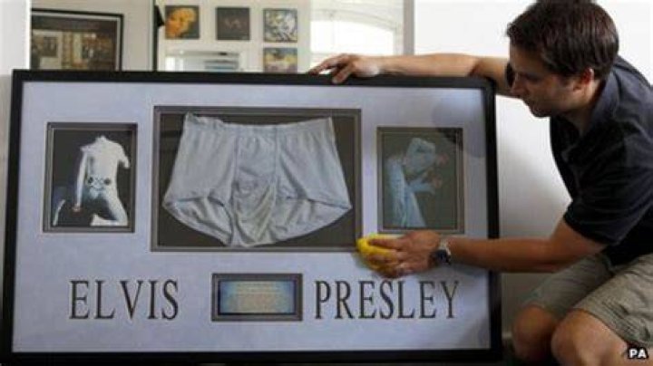Elvis Presley underpants could fetch &pound;10,000 at auction BBC News