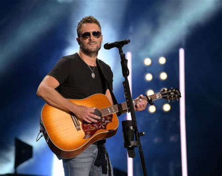 Eric Church Age, Net Worth, Wife, Family, Height and Biography