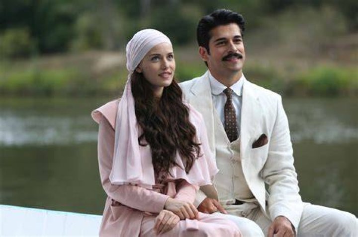 fahriye evcen burak ozcivit calikusu Kadın oyuncular, Ünlüler