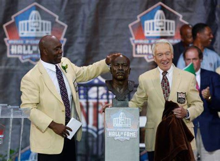 Hall of Fame Running Back Jim Brown Dead at 87
