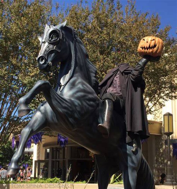 Headless Horseman statue at TJ Maxx 2015 Vintage halloween, Halloween