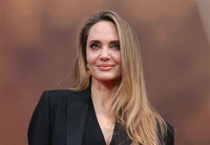 How Much Is Angelina Jolie Net Worth In 2022? Earnings and Real Estates