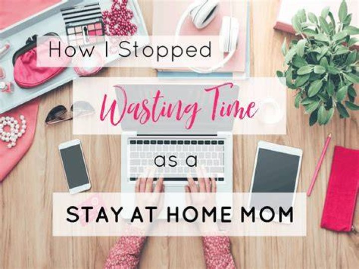 I Time Stopped Mom To Get A Blow Job When She Was In The Middle Of