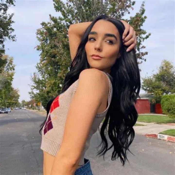 Indiana Massara Bio, Height, Weight, Boyfriend and Facts Super Stars Bio