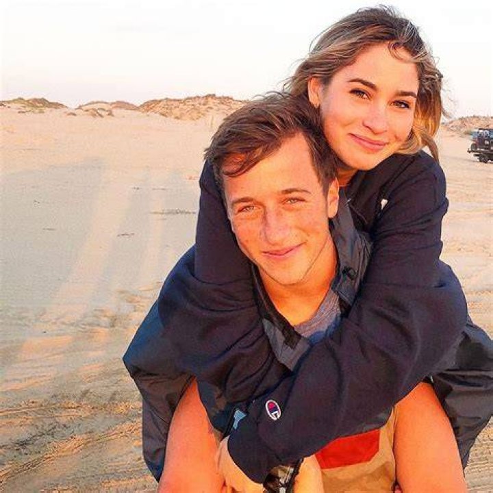 Is Ari Haagen Still Dating An American Actor Skyler Gisondo?
