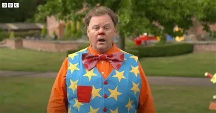 Is Mr Tumble Dead? CBeebies star Justin Fletcher victim to