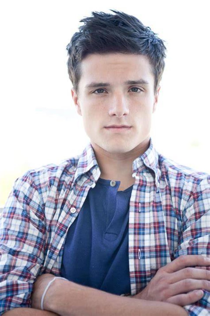 Josh Hutcherson. Josh hutcherson, Josh, Peeta HD phone wallpaper Pxfuel