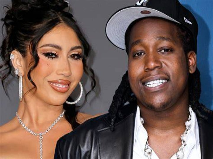 Kali Uchis Boyfriend 2024, Who is Kali Uchis Dating Now? Kali Uchis