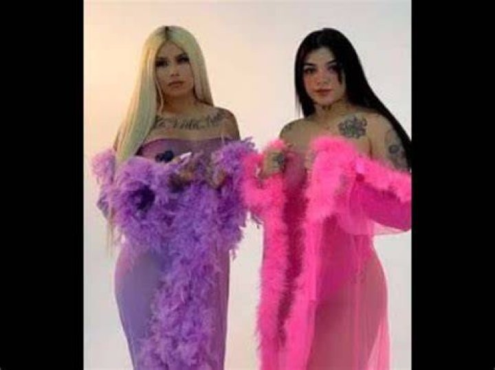 Karely Ruiz y Mona juntas, las influencers hacen fotos en colaboraci&oacute;n
