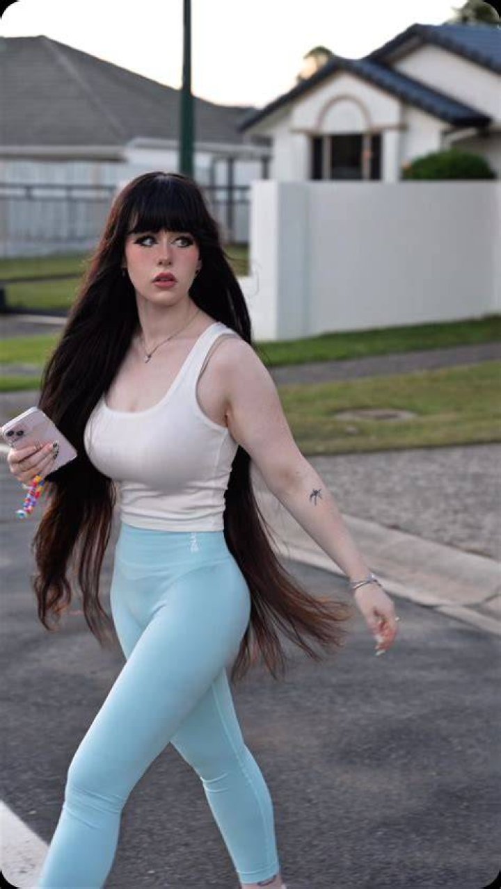Lara Rose / laararose / laararoseb / laararosee leaked nude photo from
