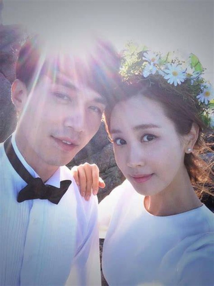 Lee Da Hae Shares Cute Selcas As She Says Goodbye To Hotel King Lee