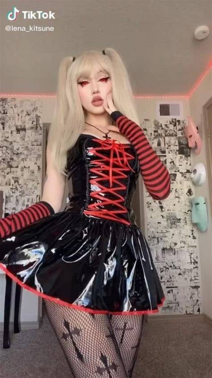 Lena Kitsune Age, Biography, Height, Net Worth, Family & Facts