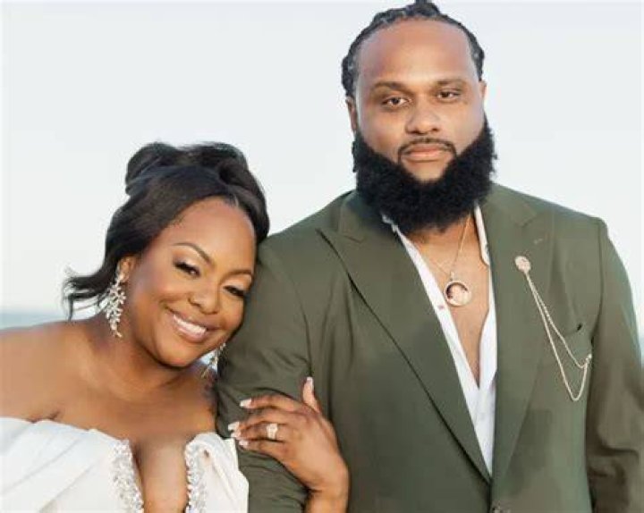 Les Brown Weight, Age, Husband, Biography, Family Facts World Celebrity