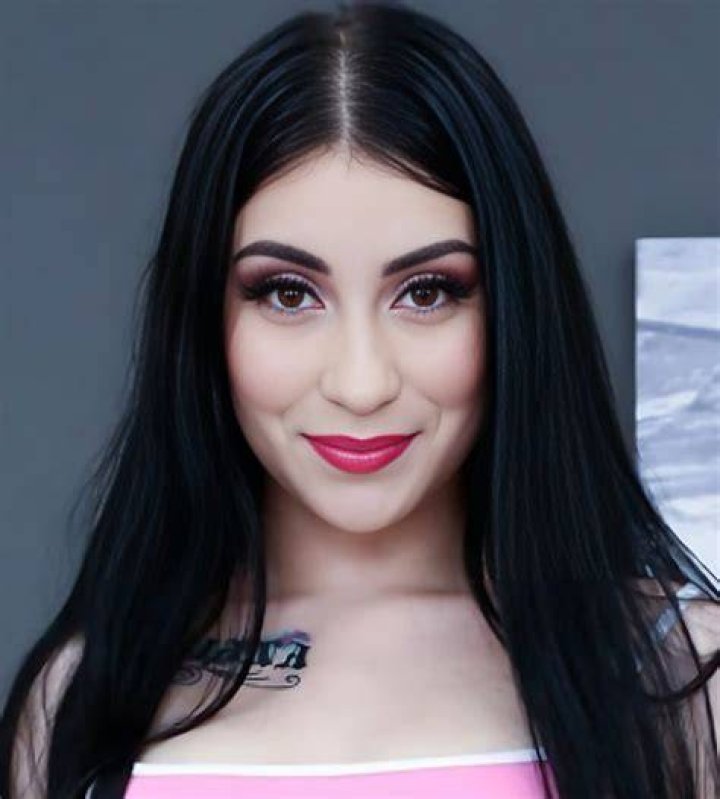 Luana Honey (Actress) Wikipedia, Age, Height, Biography, Videos