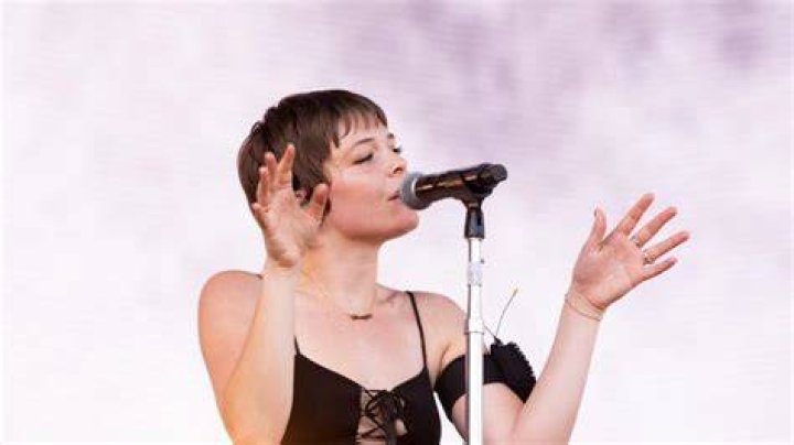 Maggie Rogers Sold Her Concert Tickets In Person To Beat The Bots