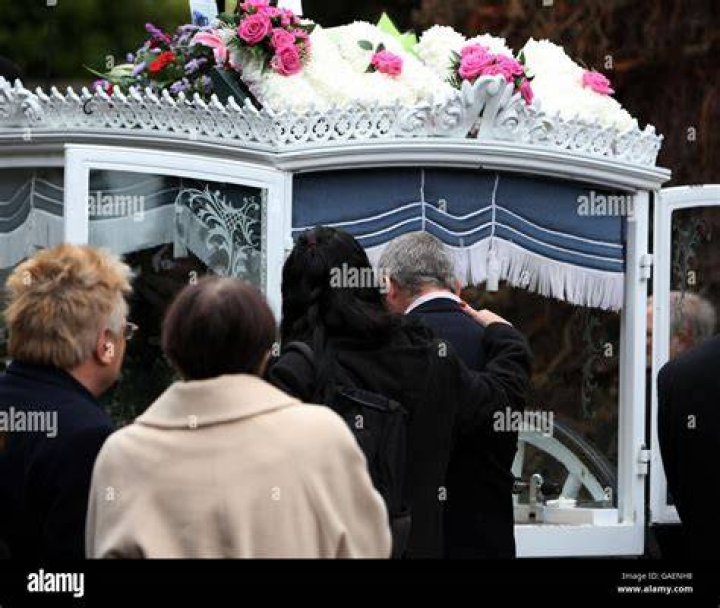 Mourners pay their respects to King Deseret News
