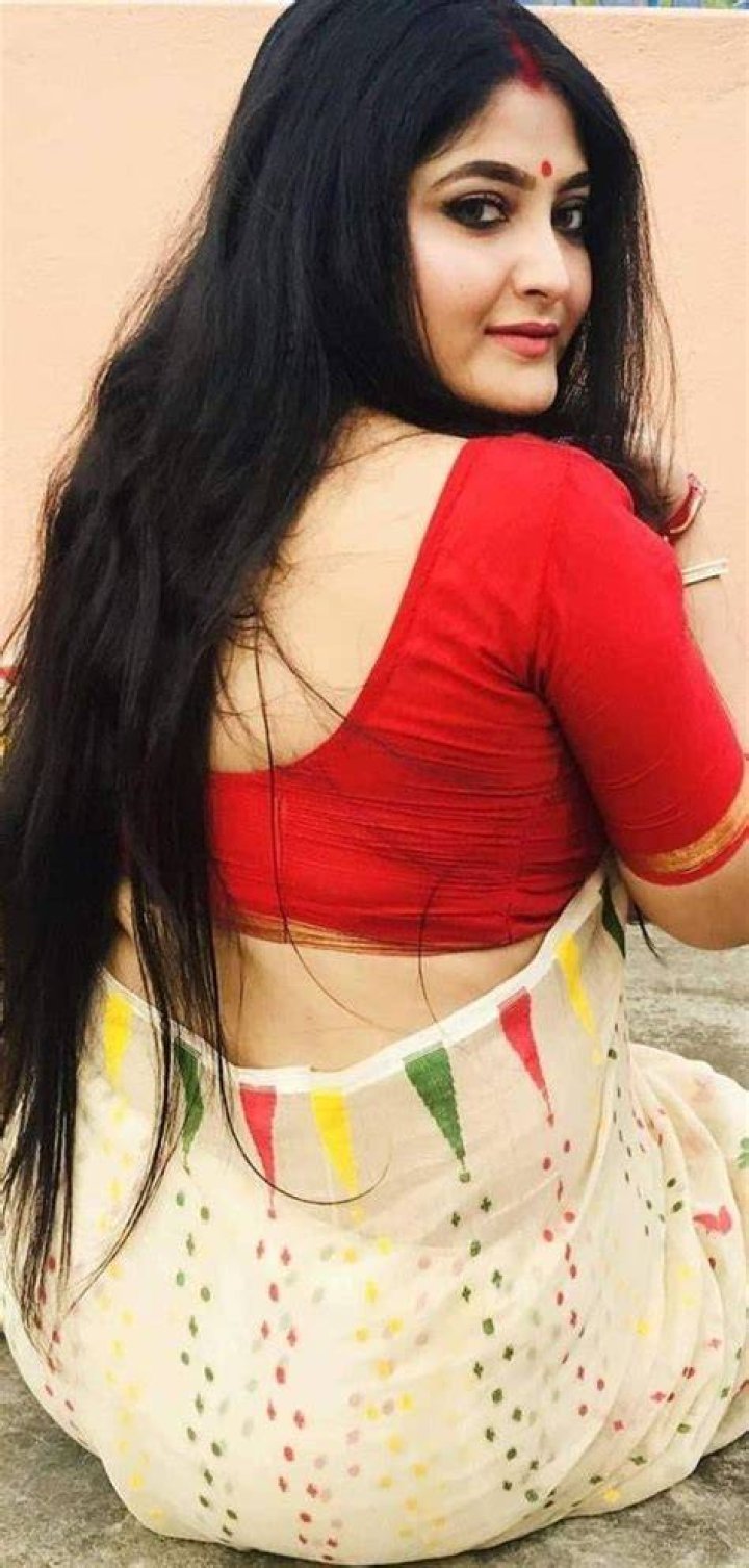 Naughty sexy Bengali boudi MMS get leaked and viral on YouTube must