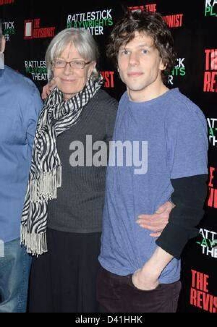 New Tork, USA. 28th February 2013. Hallie Kate Eisenberg at arrivals