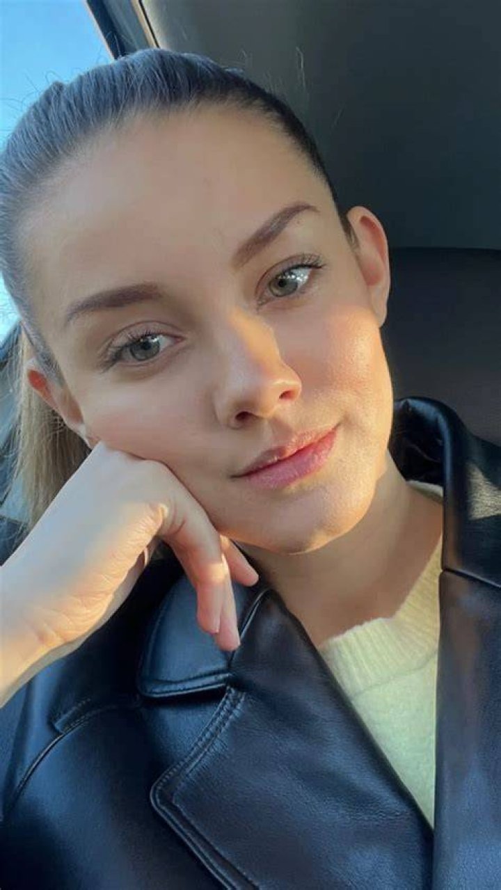 nicola Scrolller