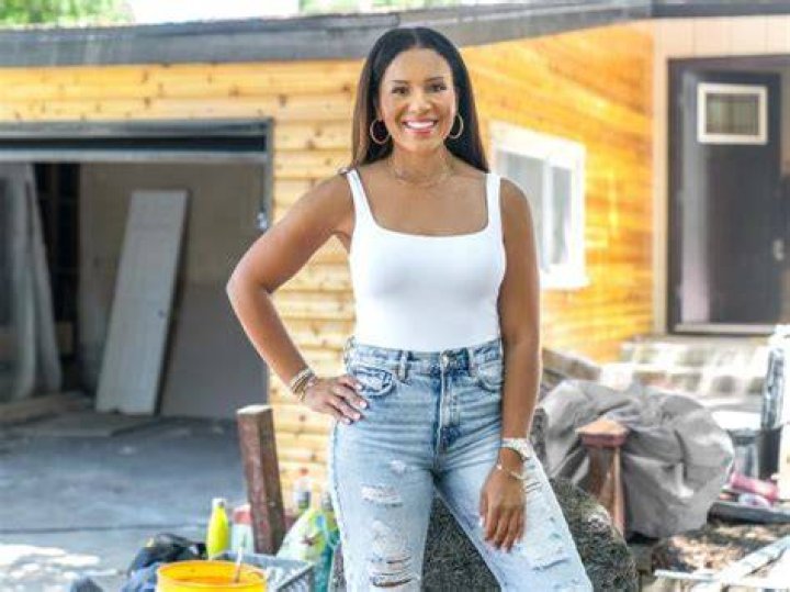 Page Turner Bio HGTV