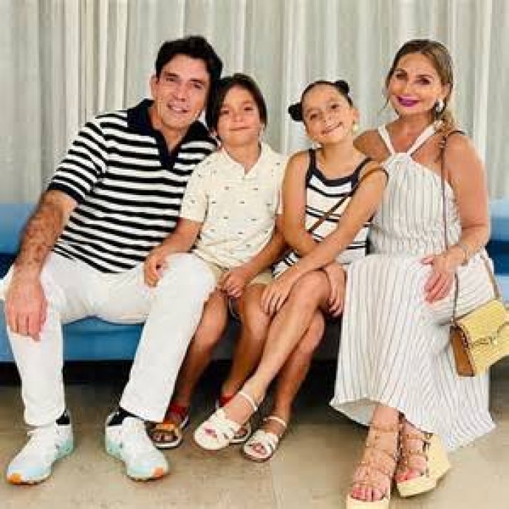 Photo Elizabeth Alvarez and Salinas attend the Billboard Latin