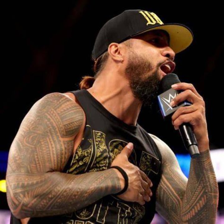 Photos WWE Superstar Jimmy Uso & WWE Diva Naomi Get Married In Hawaii
