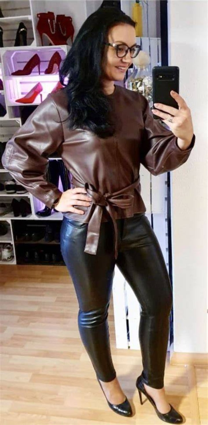 Pin on Her fan club23 Abidivabroni