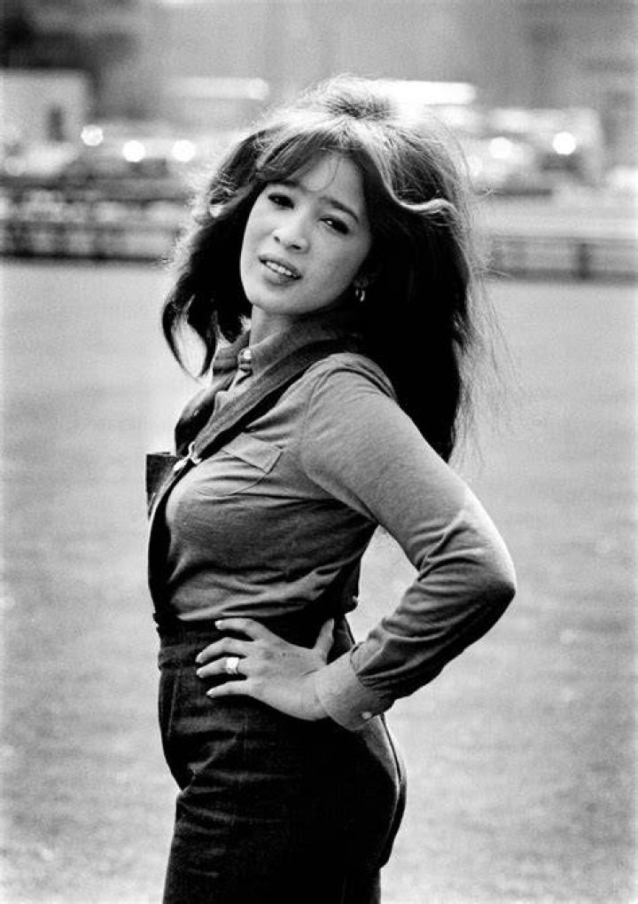 Remembering Ronnie Spector's heroic swagger Los Angeles Times
