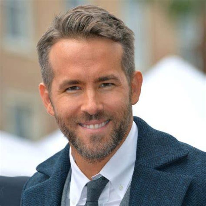 Ryan Reynolds HellenRenelle