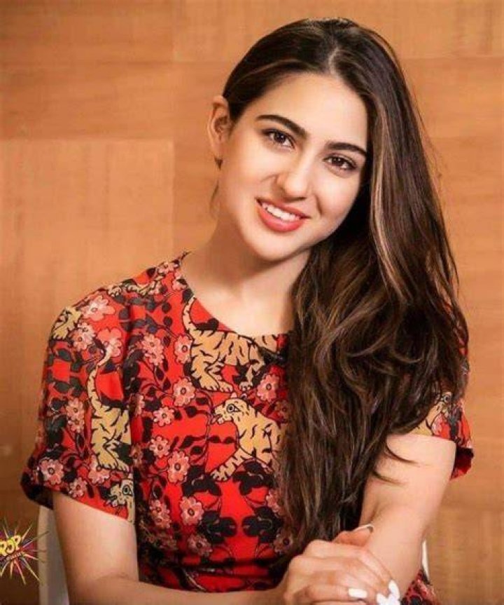 Sara Ali Khan Wiki, Biography, Age, Height, Weight, Husband, Boyfriend Family, Networth, Current
