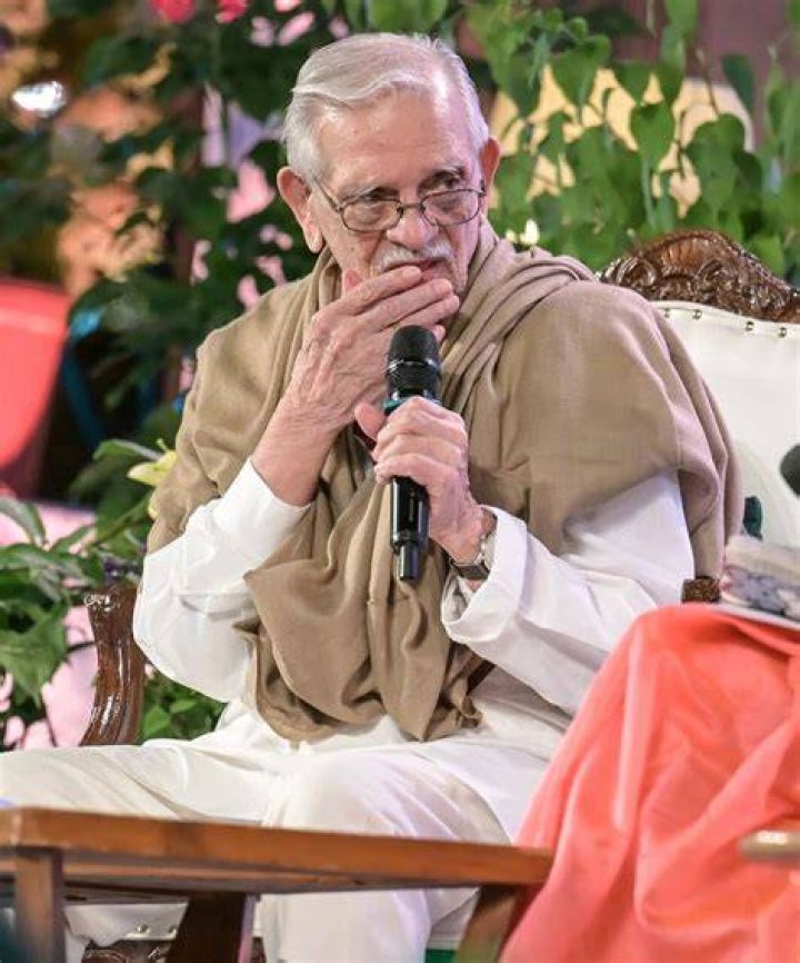 Shaikh Gulzar (GulzarLive) Twitter