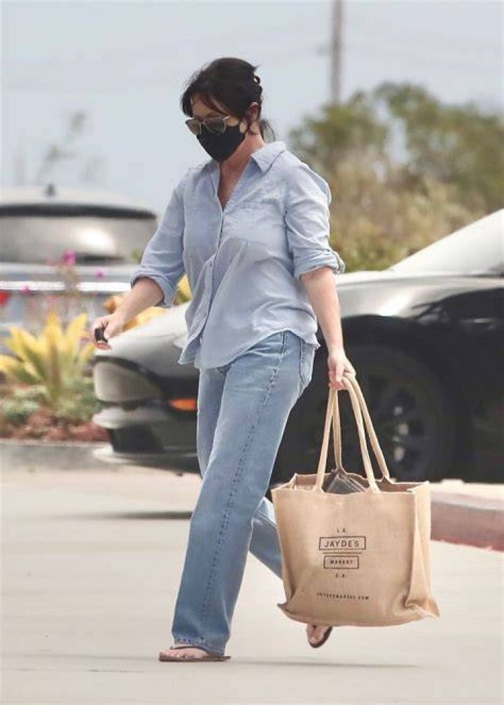 SHANNEN DOHERTY Out Shopping in Malibu 05/25/2022 HawtCelebs