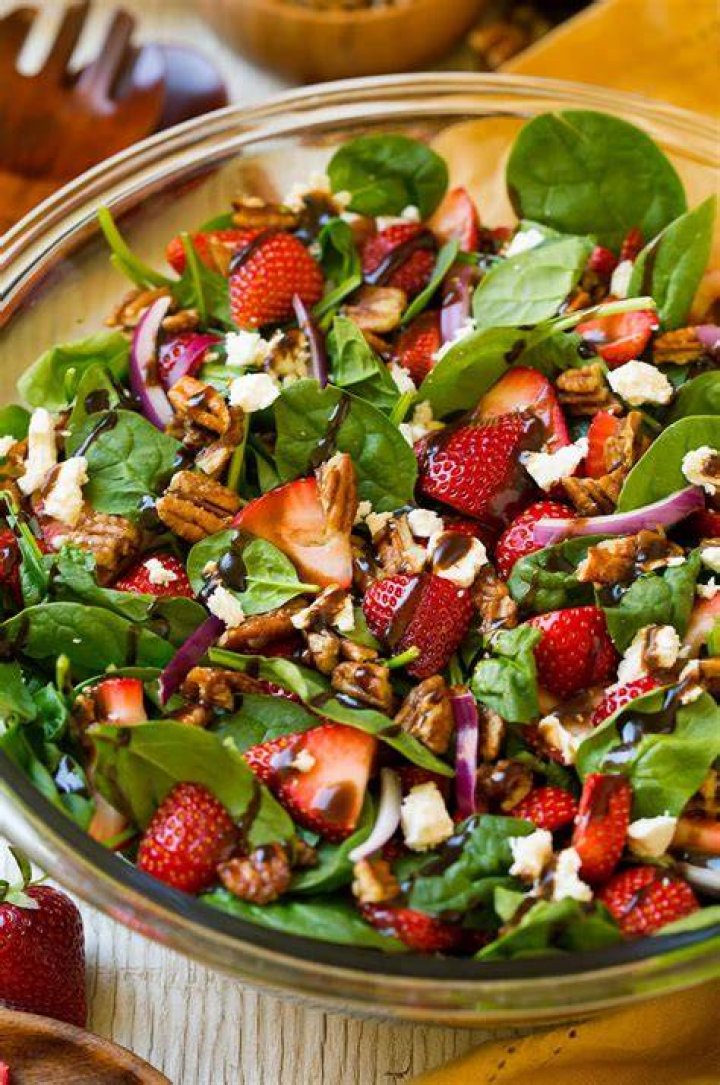Spinach Strawberry Salad With Balsamic Poppy Seed Dressing LowCarb