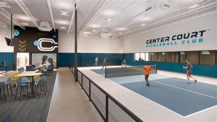 The awesome center court at the Natchez Mall in Mississippi /// Such a delightful and petite