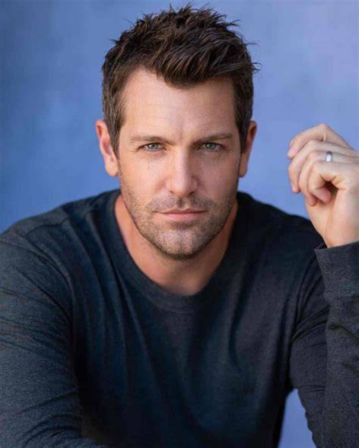 Tim Ross Biography, Age, Height, Wife, Family mrDustBin
